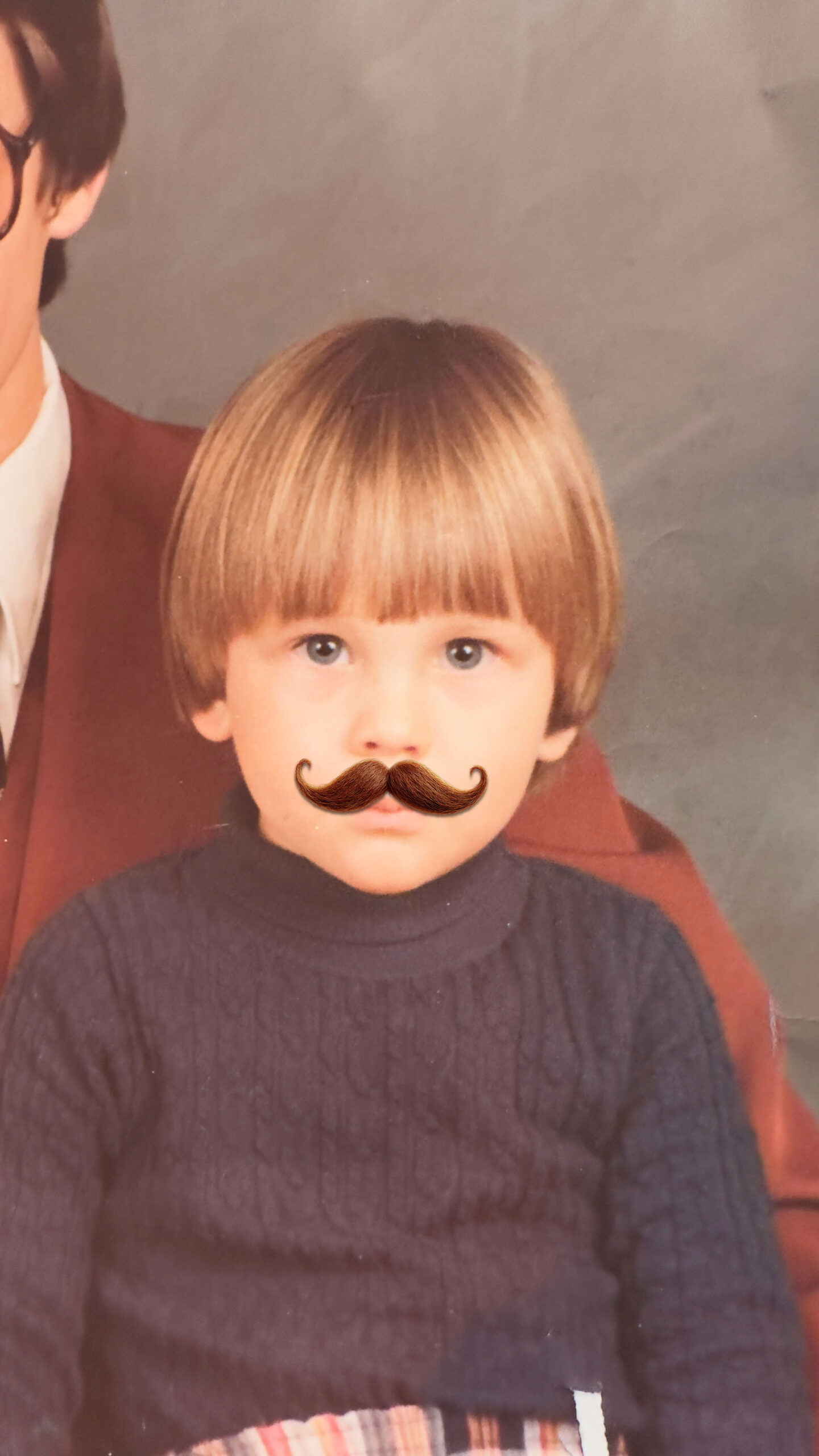 me_small_mustache